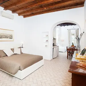Apartment Tritone 91, Rom